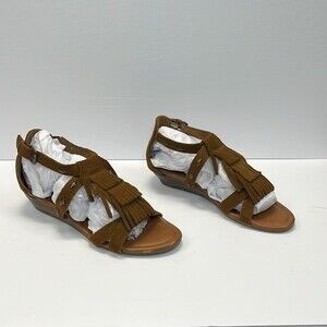 Minnetonka Merriam Size 7 Suede Fringe Open Toe Sandals 799901 Leather Upper